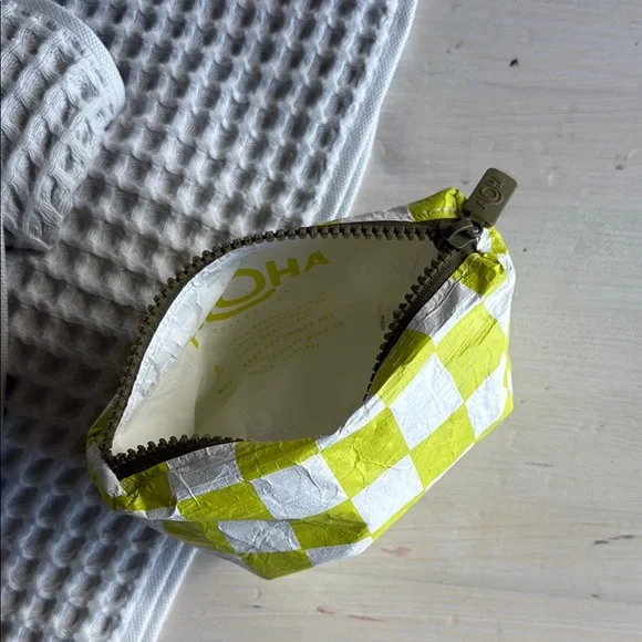 Aloha Collection Lime Checkered Mini Pouch - Picture 6 of 6
